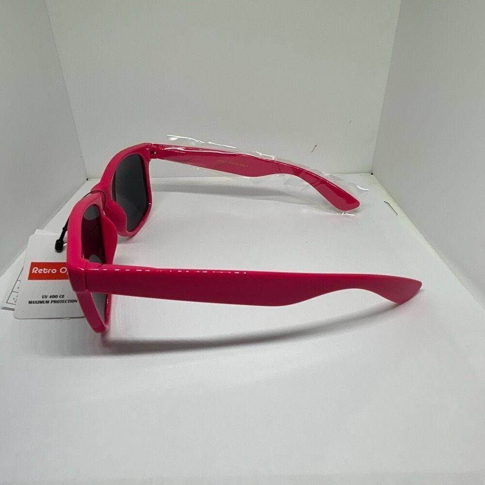 Retro Optix Neon Pink Flex Fit Sunglasses UV400 Smoke lens - Picture 2 of 3
